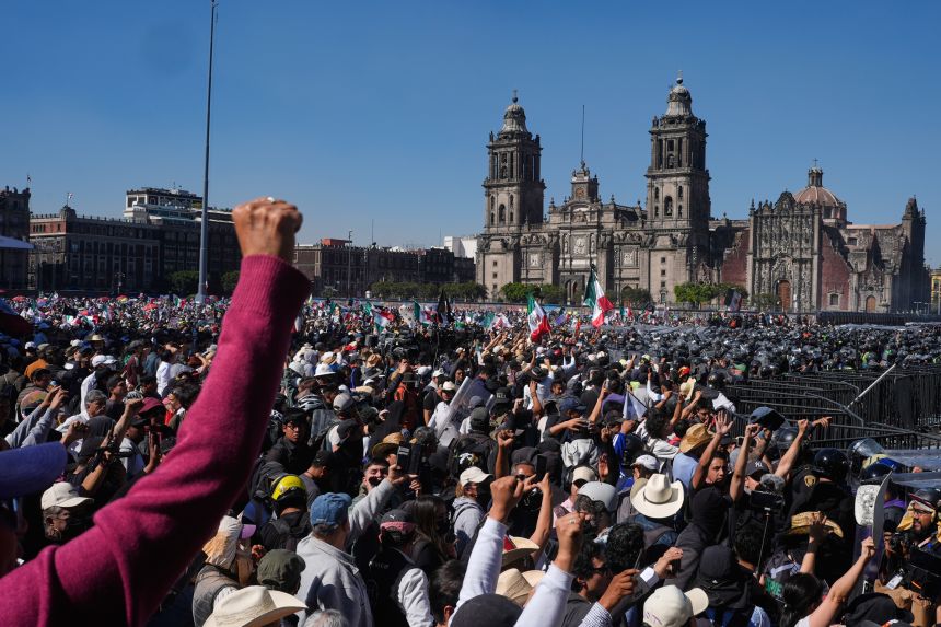Mass Anti-Government Protests Erupt in Mexico City, 120 Injured in Violent Clashes