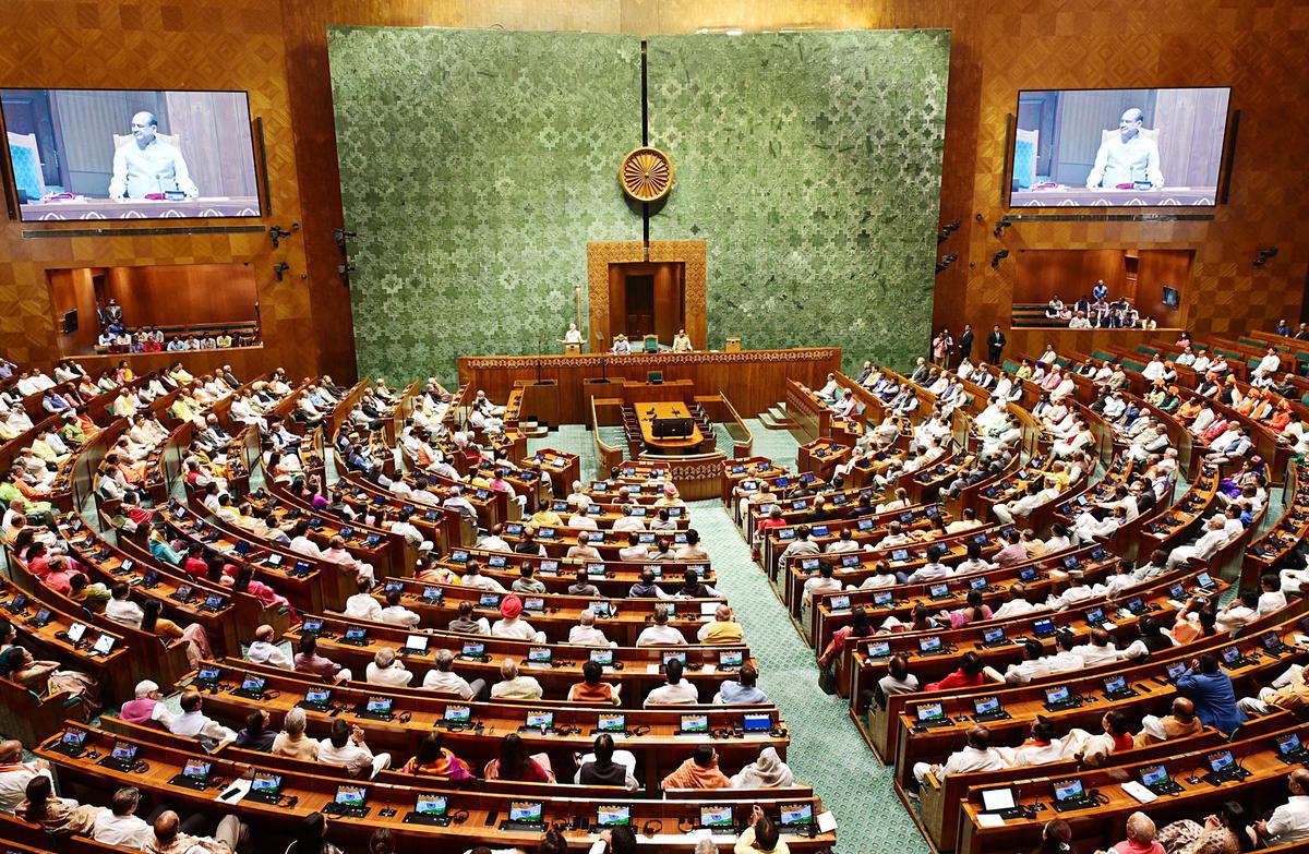 हंगामेदार माहौल में बजट सत्र का पहला चरण ख़त्म, 9 मार्च को फिर बैठेगी संसद