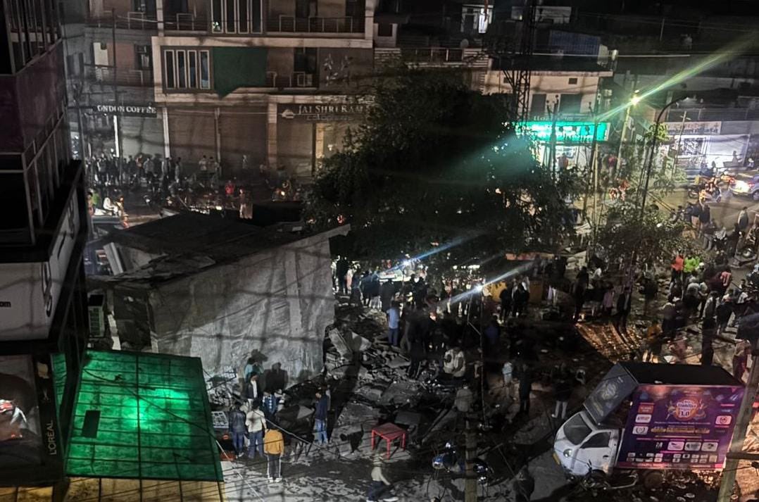 राजस्थान के कोटा में तीन मंजिला इमारत ढहने सेदो की मौत, कई लोग घायल