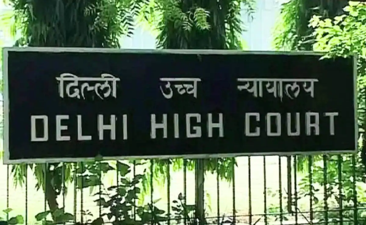 दिल्ली हाईकोर्ट की टिप्पणी: आज मोबाइल और माइक लेकर कोई भी खुद को पत्रकार बता सकता है